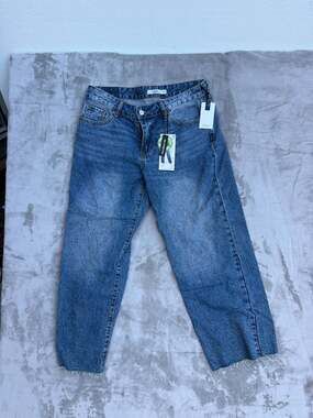 S.O.N.G. 90s Straight High Rise Ankle Length Jeans with Raw Hem